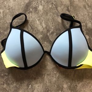 Victoria’s Secret Color Block Bikini Top • 32C